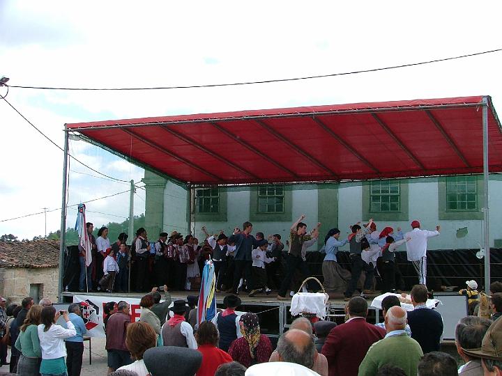 Segundo. Festival de Folclore em SANTA .VALHA. 2003.JPG